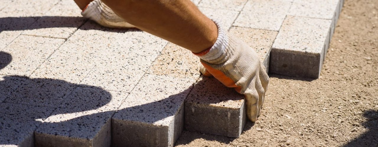 Zo leg je zelf een duurzame en stijlvolle oprit of terras aan Zo leg je zelf een duurzame en stijlvolle oprit of terras aan