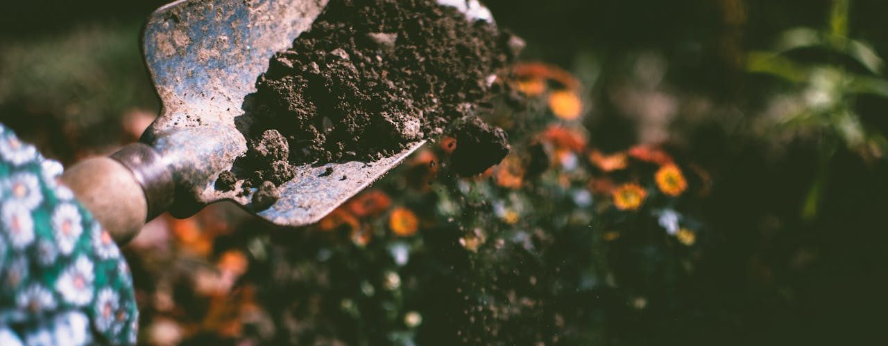 Een gezonde tuin begint met goed grondwerk en slim klussen